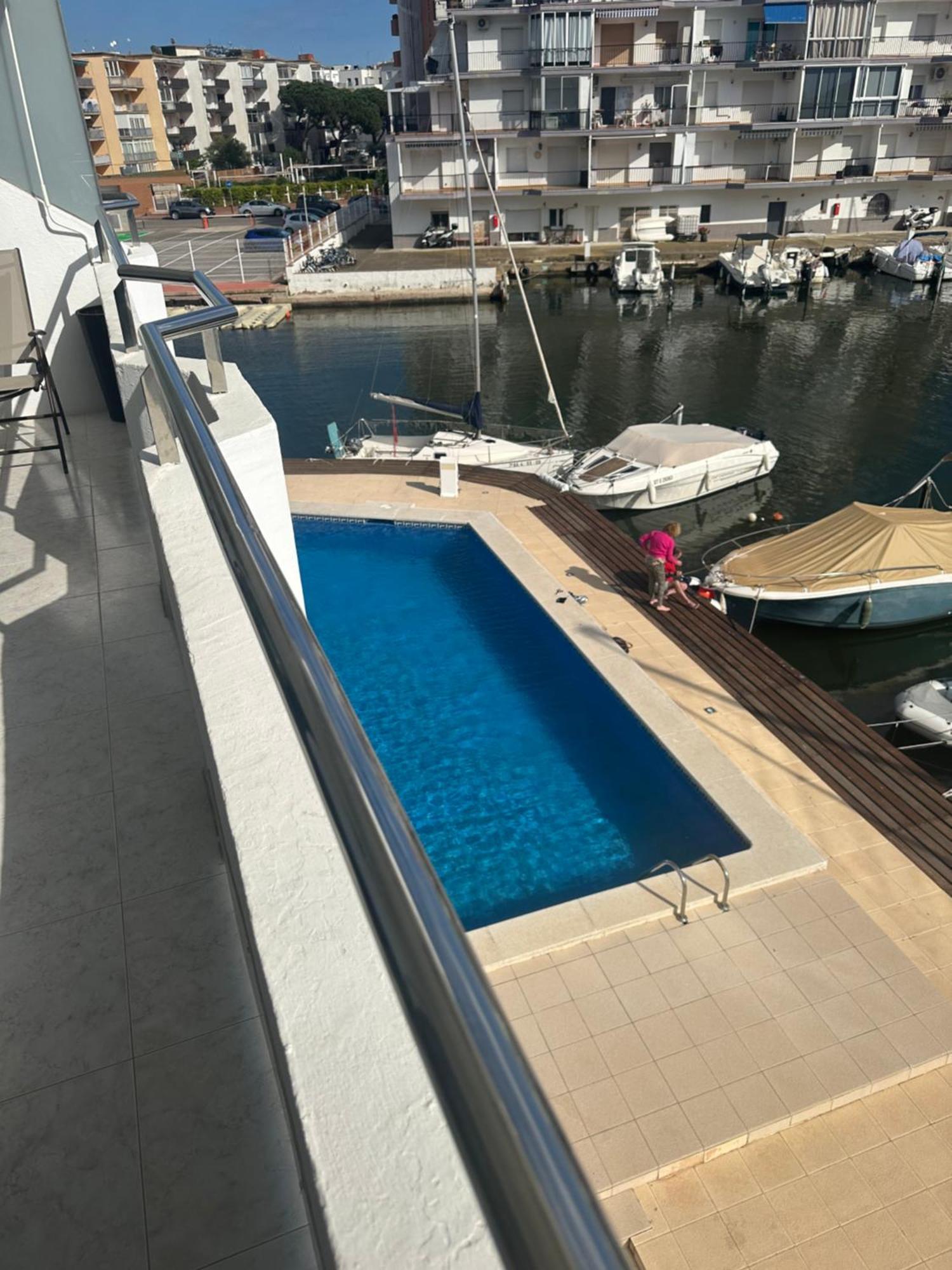 Bonito Apartamento En Roses Zona Familiar エクステリア 写真